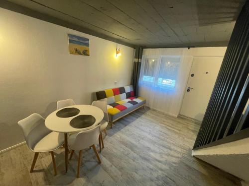Saturn Casa | LaVoiLaNoi