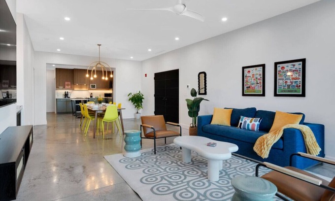 Phoenix Hill Apartamento | Lay Low Tempo Highlands - NULU 4BR Balcony