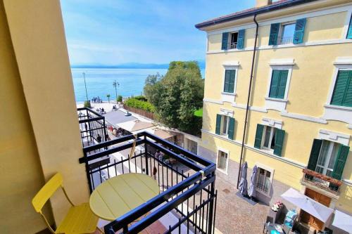 Lazise Old Town Apartamento | Lazise center - view lake