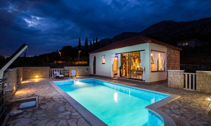 Mihanici Casa | Lazuština Paradise - Holiday Home with Swimming Pool