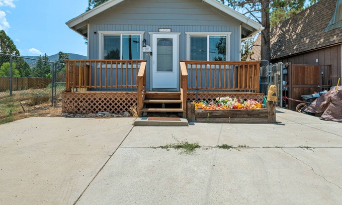 Woodlands Cabina | Lazy Bear Cabin - 2br/1ba/single Story Mountaineer Style Cabin/smart Tv/cable/netflix/hulu/roku/wifi 2 Bedroom Cabin
