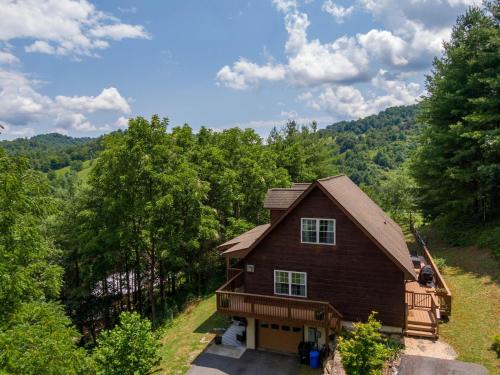 Sugar Grove Casa | Lazy Bear Inn