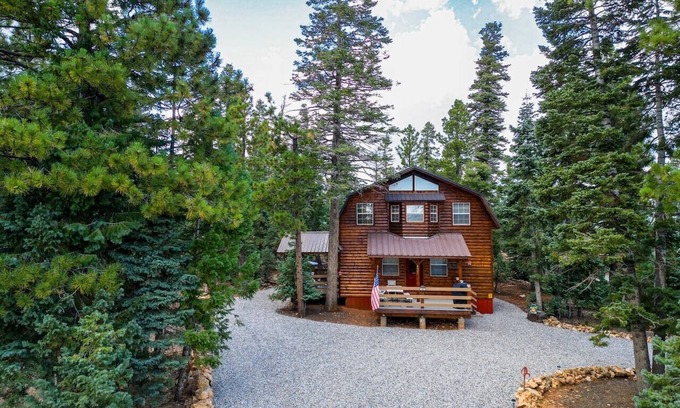 Meadow View Heights Cabina | Lazy Bear Lodge! New Spa Installed!