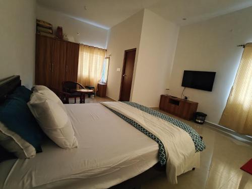 Narasapura Casa | Lazy Daisy Medows
