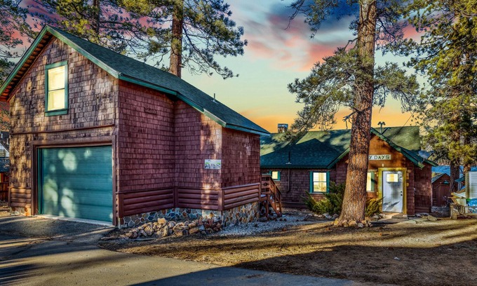 Patton Chalet De Esquí | Lazy Days- Lakefront Village Retreat- Sun Deck