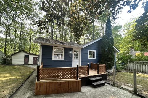 Wasaga Beach Casa | Lazy Daze (House 2)