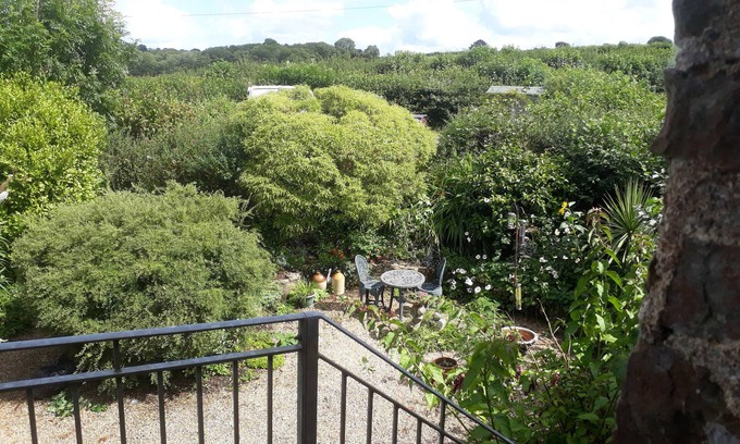 Brazzacott Cabaña | LAZY HARE AT JEN'S ORCHARD, pet friendly in St Giles On The Heath