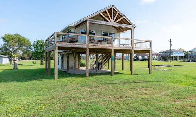 Galveston Casa | Lazy Lagoon - Budget friendly bayside home with amazing views!