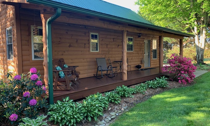 Hendersonville Cabina | Lujosa y acogedora cabaña enclavada en Mtn rural. Belleza. Acceso ez
