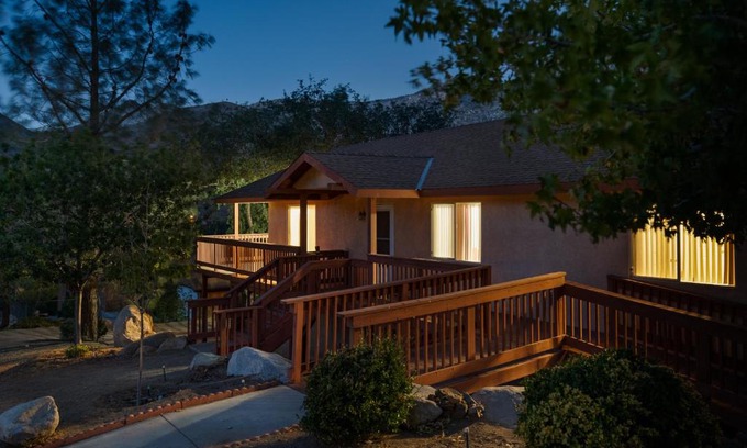 Kernville Casa | Lazy Squirrel - Cozy Family House with Full Game Room