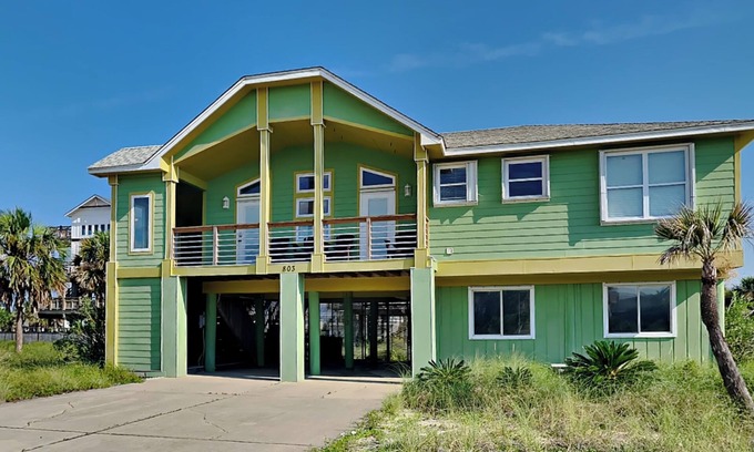 Toilla Segunda Casa | Great Beach Home ~ Paseo corto a la playa con vistas parciales ~ Parrilla y balcón privados