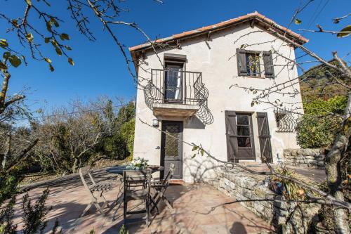 Mouans-Sartoux Casa | LB Vacation Rentals I Charming Little Bucolic House 5-Min From City