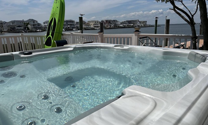 Ship Bottom Casa | LBI Bayfront Beauty ¡A dos cuadras del océano! Espectaculares vistas del atardecer!
