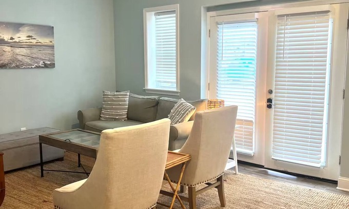 Ship Bottom Apartamento | LBI Surf Oasis- One bedroom renovated condo
