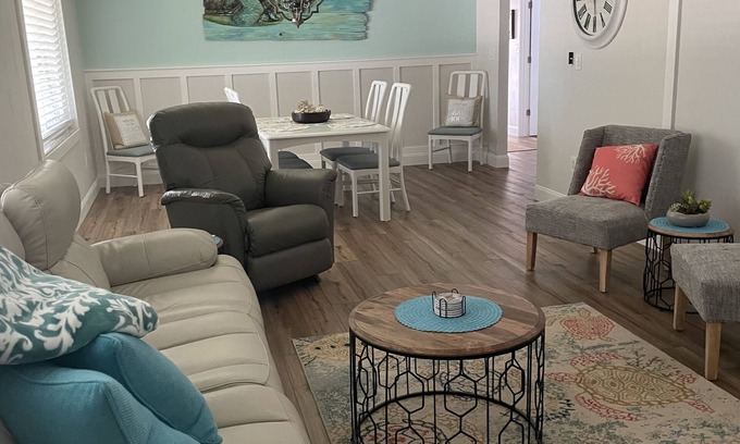 Longboat Key Casa | LBK Home! Steps from the beach! Sleeps 4!