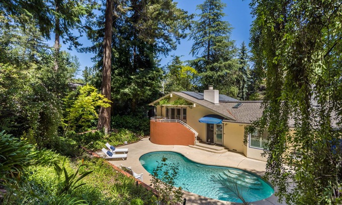Santa Rosa Casa | León by AvantStay | Private Breathtaking Character Cottage w/ Pool & Hot Tub