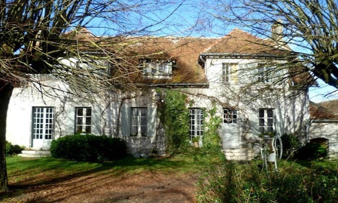 Beauchamps-sur-Huillard Otro | Le Bangin, a family home