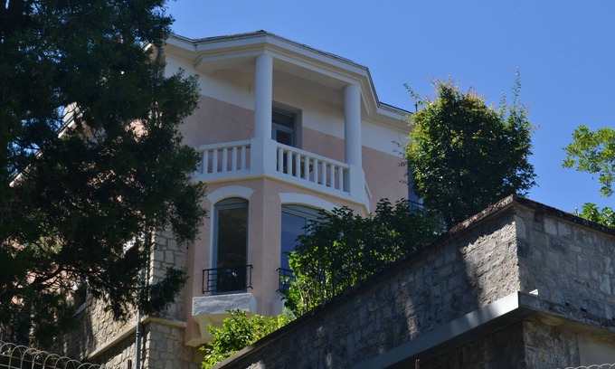 Rodez Apartamento | Le Bompard*** 50 m² Art Deco villa with garden