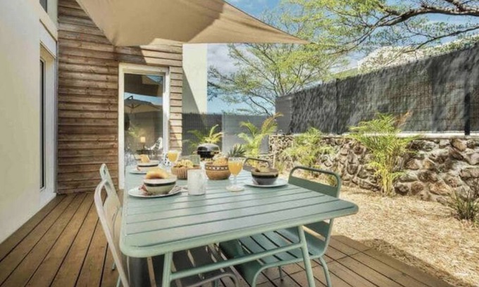 Carosse Apartamento | Le Céladon- 1 bedroom apartment Saint Gilles les Bains / private garden + barbecue