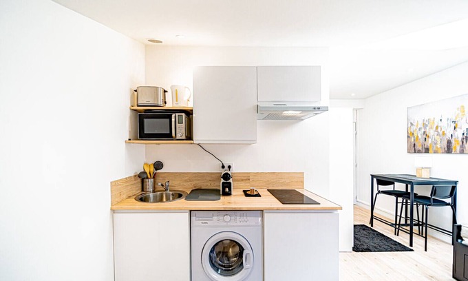 Bussiere - Cadiere Apartamento | Le Californie - Agréable studio - Oullins