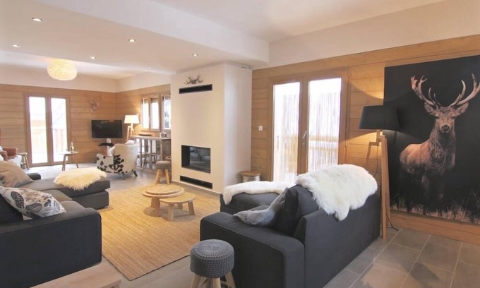 Vallandry Chalet De Esquí | Le Chalet, a 12 person chalet with sauna, hot tub and you can ski from the door