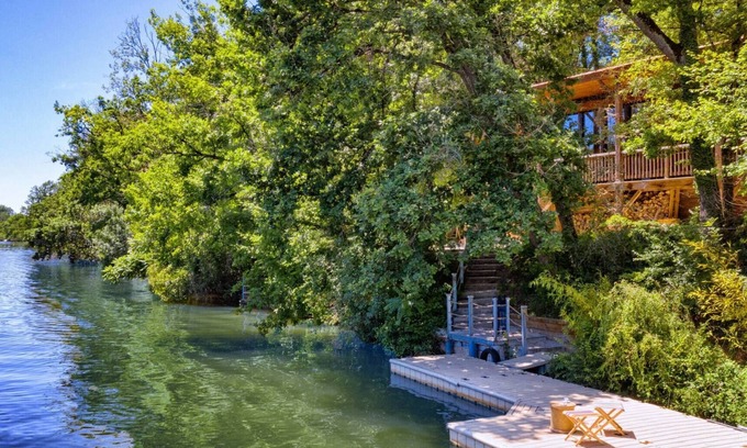 Castelnau-de-Levis Chalet De Esquí | Le Chalet du Carla - SPA - A orillas del río