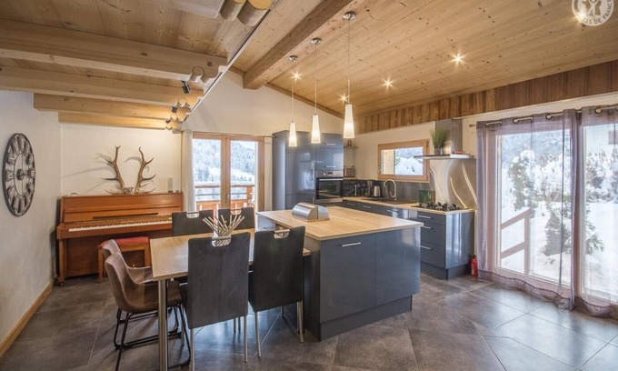 Flumet Chalet De Esquí | *Le Chalet J* summer 8 travellers / winter 6 travellers