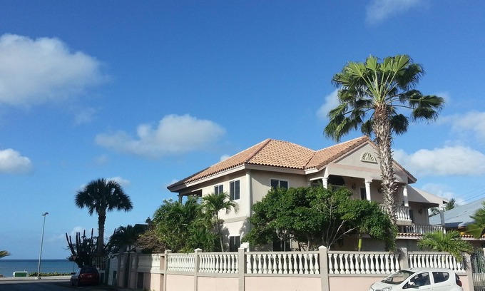 Oranjestad Apartamento | Le Chateau Ocean Villas