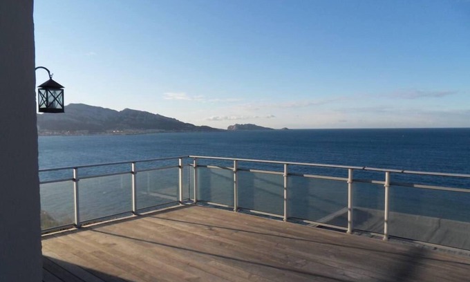 Roucas-Blanc Villa | LE CHERGUI A HOUSE ON THE SEA - BEACH - TERRACE - CALANQUES - PROVENCE