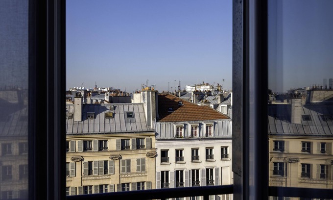 Quartier de la Folie-Mericourt Hotel | Le Clark Hotel