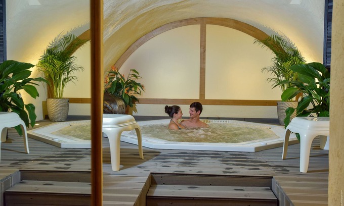 Chailly-sur-Armancon Casa | Le clos champagnac at Hotel Golf Chateau de Chailly