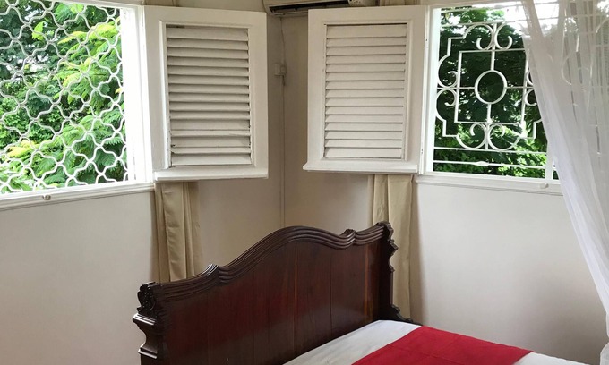 Perinet Casa | Bungalow-Estándar-Baño con bañera-Vista al Jardín