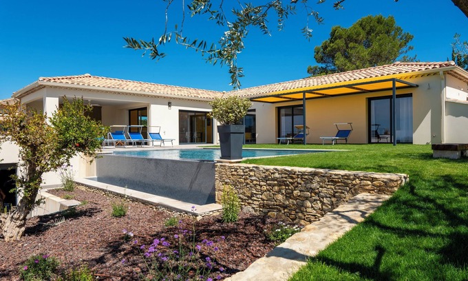 Beaumes-de-Venise Villa | Le Clos de la Borie - luxury villa with pool, near Mont Ventoux