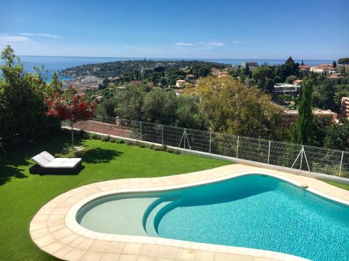 Roquebrune-Cap-Martin Casa | Le Clos des Lauriers