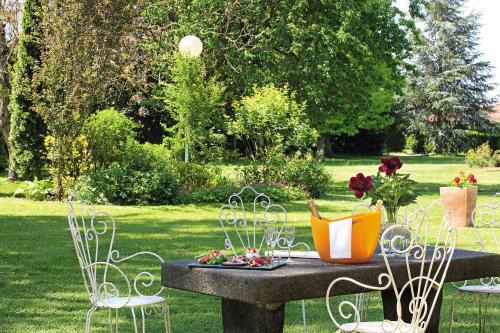 Maringues Cama Y Desayuno | Le Clos Fleuri - Maison Vigier