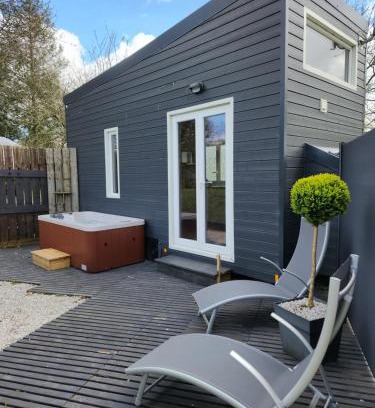 Saint-Jean-d'Elle Casa | le cocon d'amour " tiny-house avec jaccuzi privé "