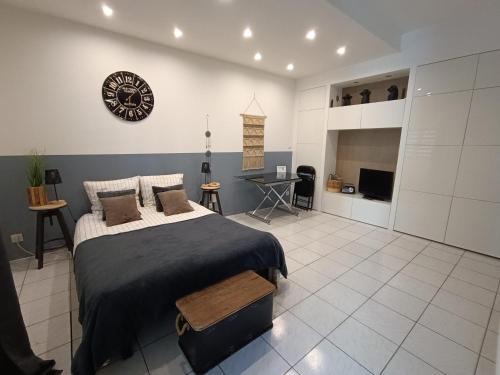 Marseillan Apartamento | Le Colonel, Studio au Cœur du village en rez-de-chaussée d'une ancienne maison
