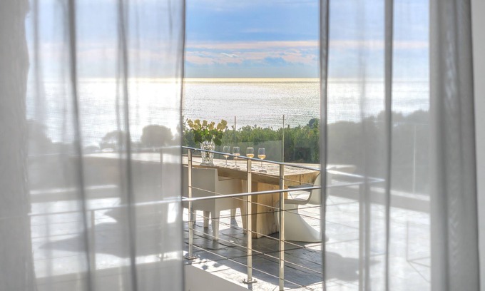 Cassis Villa | Alto Standing Villa 'Le Corbusier' dominante, con vistas panorámicas al mar