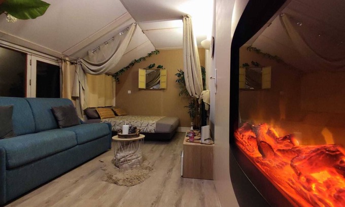 Guzet Neige Apartamento | Le Cosy Fleuri and its warm assets 🌸