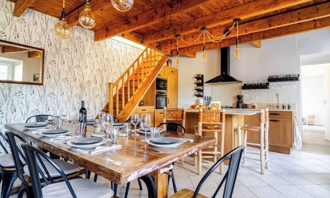 Gavray Casa | Le Cozy Maupas. Peaceful Normand stone house with a garden.