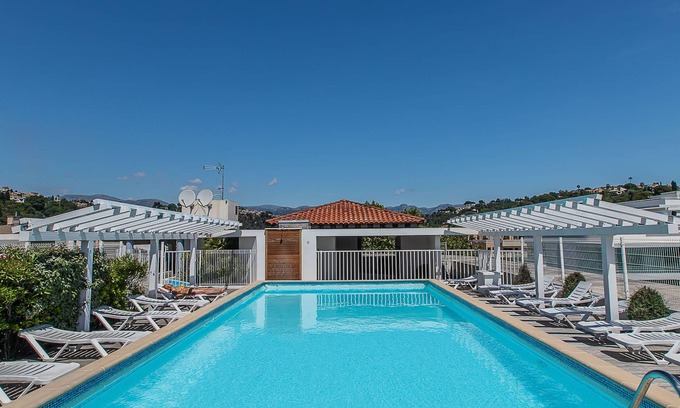 Cagnes-sur-Mer Apartamento | Le Crystal by Interhome