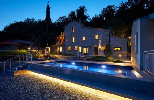 Arcevia Apartamento | Le Cune, Apt La Terrazza - AC, Pool & Jacuzzi
