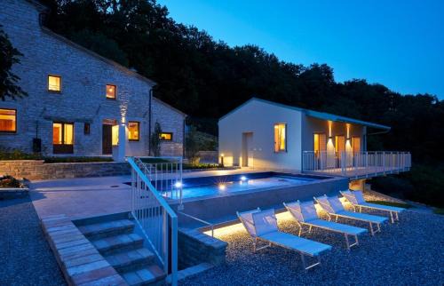 Arcevia Apartamento | Le Cune, Apt Olivaia - AC, Pool & Jacuzzi