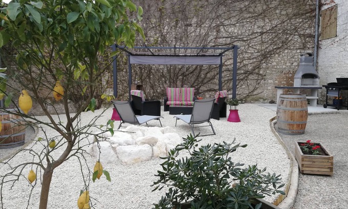 Saint-Palais-de-Negrignac Hotel | Le Domaine Du Haut Preau