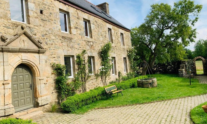 Pommerit-Jaudy Cama Y Desayuno | LE DOMAINE DE COAT ROGAN L'espace familial