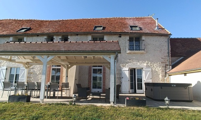 Champcenest Casa | Le Domaine des Hirondelles