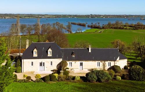 Monfreville Casa | Le domaine des Roseraies,