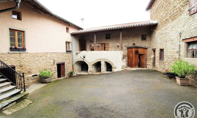 Lyon Casa | Le Dolmen - Vaugneray - St-laurent-de-vaux