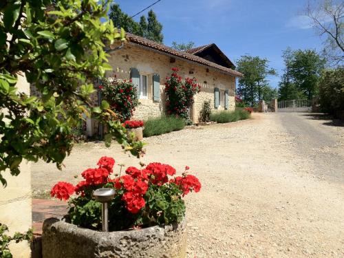Fumel Casa | Le gîte de Pouzatel proche Château de Bonaguil