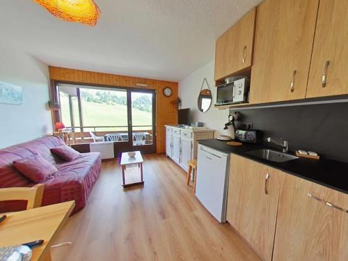 Le Grand-Bornand Apartamento | Le Grand-Bornand : Studio cabine, au pied des pistes, 5 couchages - FR-1-241-15